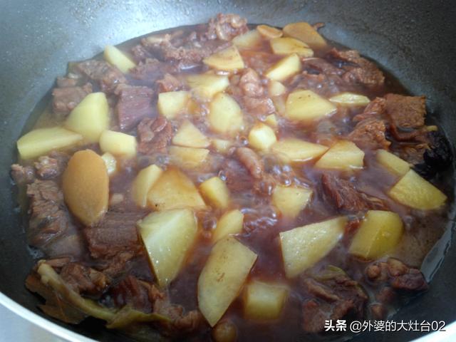 炖牛肉，加一味它，肉烂汤鲜，孩子说比牛排好吃，一次一锅全扫光