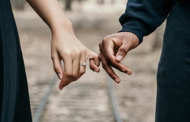现代新式婚姻—奉子成婚，这样的婚姻会幸福吗？