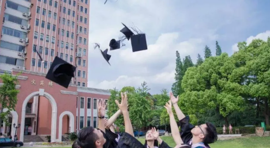 大一新生应该学习哪些软件技能 大学生必须学会的软件