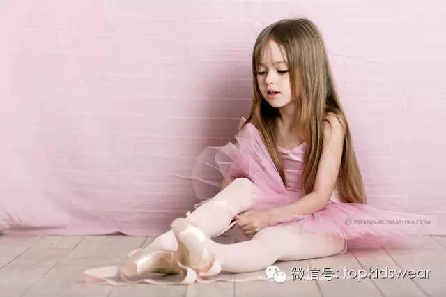 俄罗斯9岁国宝级甜美小超模Kristina Pimenova