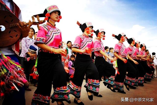 火把节是一个什么样的节日？是哪个民族的节日？在什么时间举行